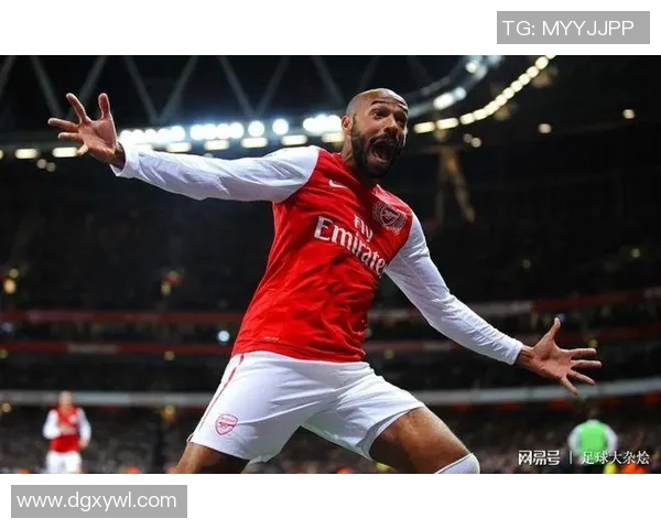 范佩西：从荷兰天才到英超传奇，他的足球之路充满荣耀与挑战